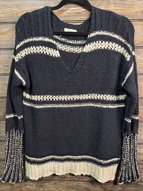 Elam Navy and Cream V-Neck Stripe Knit Sweater